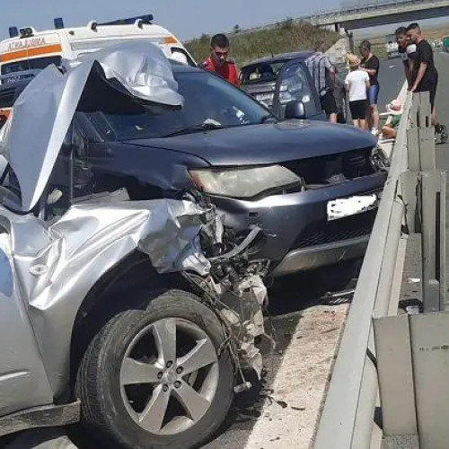 Accident cu opt victime pe Autostrada A1! Cinci copii implicați! Intervine SMURD!