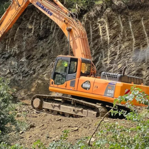 Opt puncte de lucru pe autostrada Sibiu - Pitești, sectiunea 2. Defrișări masive pe 10 hectare de pădure