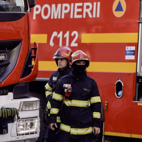 Incendiu puternic în Argeș: O persoană a suferit arsuri grave