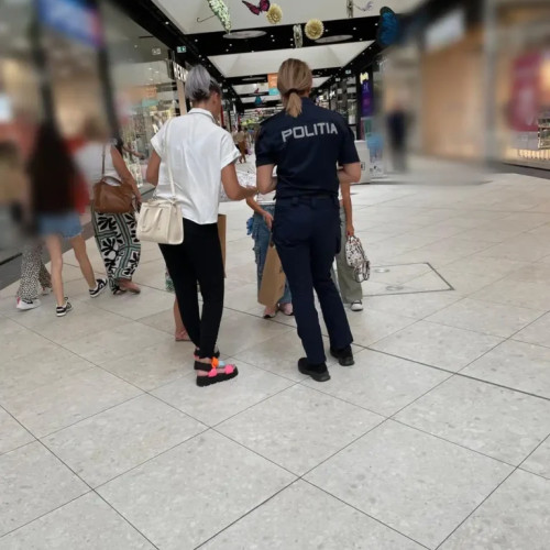 Polițiștii argeseni au desfășurat activități preventive în Arges Mall