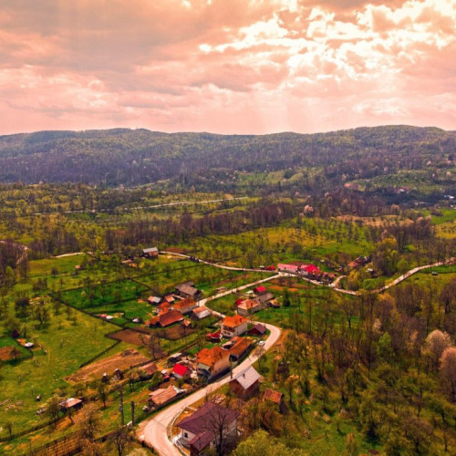 S-a realizat iluminatul public în comuna Cicănești din Argeș