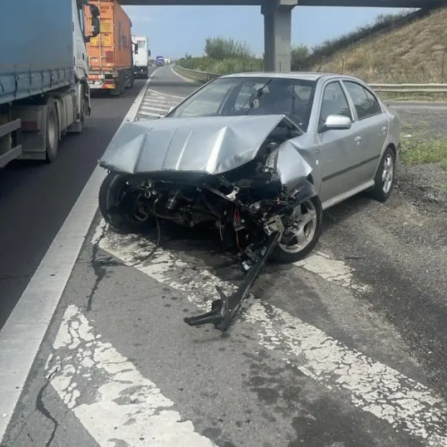 Accident grav pe A1: Mașină distrusă în urma unui impact cu un TIR