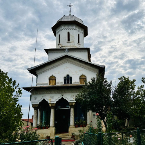 Un colț de rai în centrul municipiului Pitești: Biserica „Sfântul Mina”