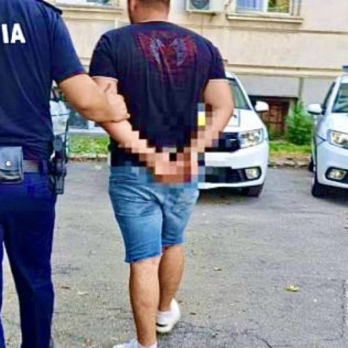 Furt calificat în Pitesti: un bărbat reținut după ce a furat dintr-o boxă