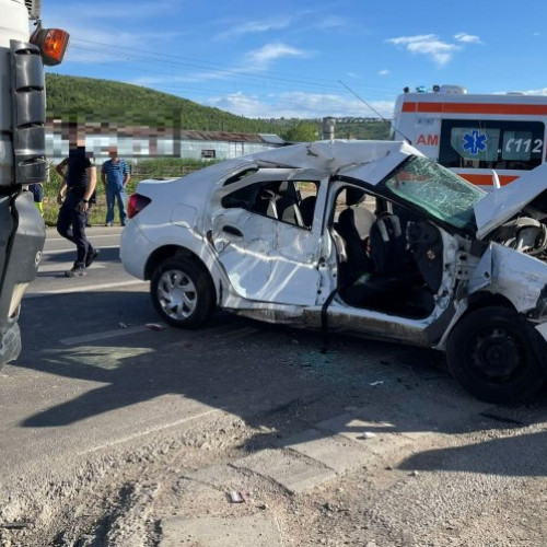 Accident rutier la Mioveni, două vehicule implicate