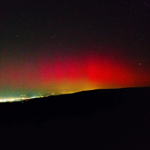 Spectacol astronomic rar: aurora boreală și ploaia de meteori Perseide pe cerul României