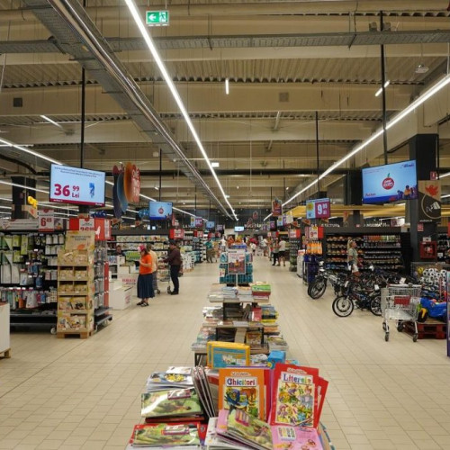 Auchan Gavana din Pitești adoptă conceptul avansat de hiperstore