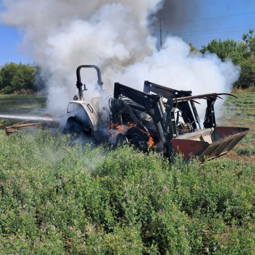 Incendiu la un tractor în comuna Merisani