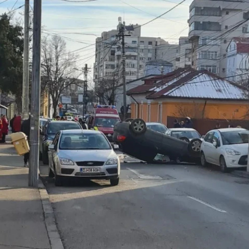 Pitesti: Accident grav pe bulevardul Fratii Golesti, o femeie ranita