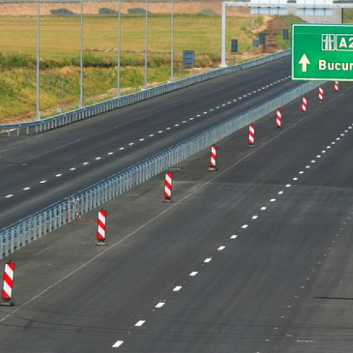 Premiera pe autostrada A1: Montarea parapetului pe rulouri pentru siguranta rutiera