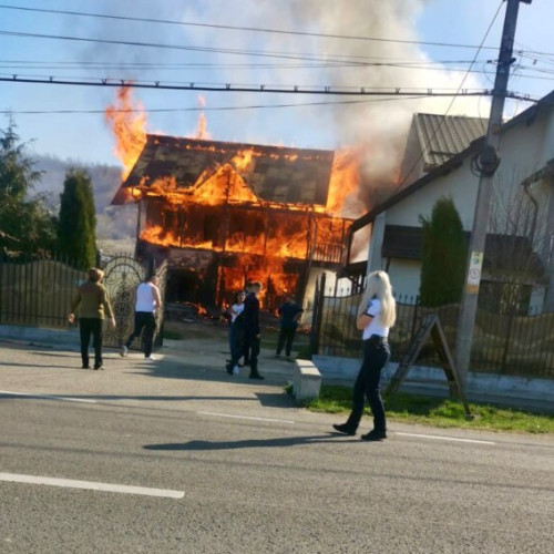 Incendiu devastator în localitatea Uda, județul Argeș