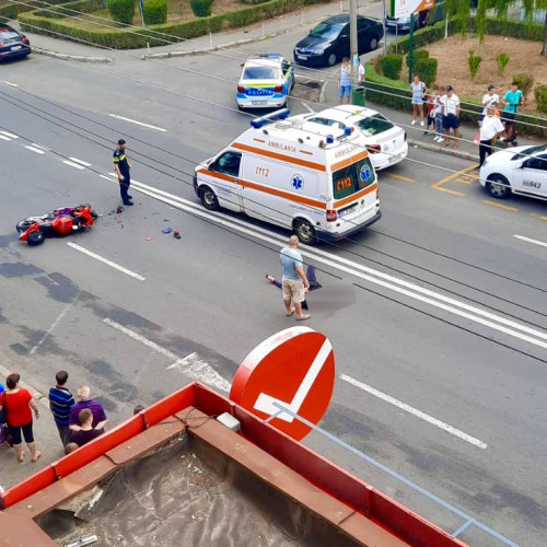 Accident rutier în Pitești, un motociclist rănit