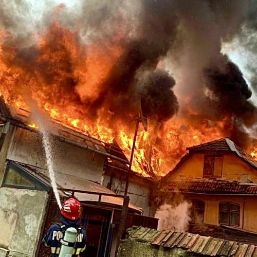 Două incendii în Argeș, potrivit autorităților locale