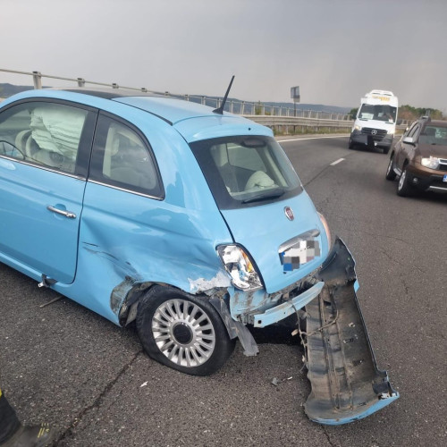 Accident rutier în comuna Bradu între două autoturisme