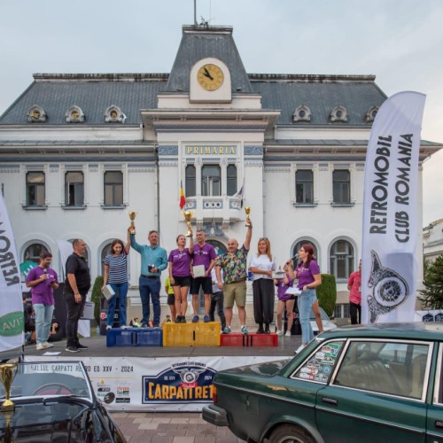 Spectacol automobilistic în Pitești: câștigătorii Carpați Retro Rally 2024