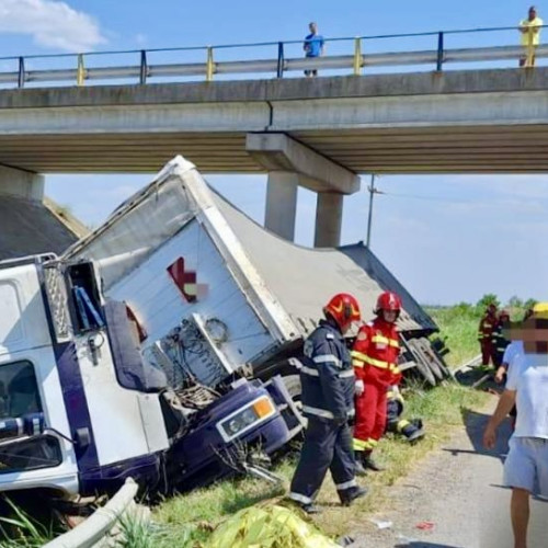 Accident rutier între un autotren și un autoturism în Argeș