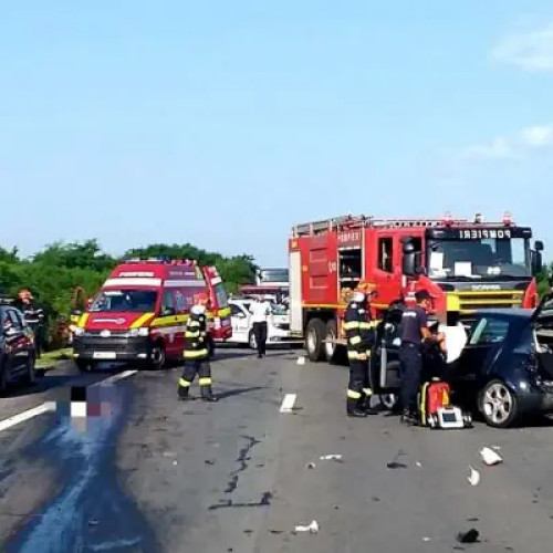 Accident grav pe A1! Trei persoane transportate de urgență la spital