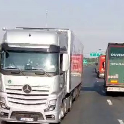 TIR oprit pe autostrada A1 după descoperirea unor modificări impresionante