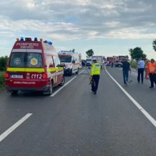 Accident grav pe A1: Un șofer a adormit la volan, cinci persoane rănite