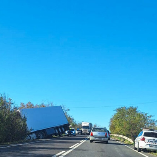 Traficul rutier afectat pe varianta Albota - A1 din cauza unui accident