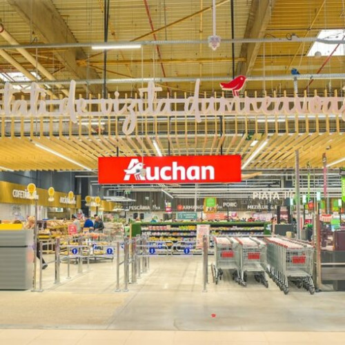 Auchan Bradu din Pitești se redeschide cu un nou design și oferte atractive