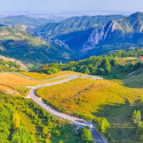 Receptia celui mai scump drum din Romania, Transapuseana, amanata din cauza birocratiei