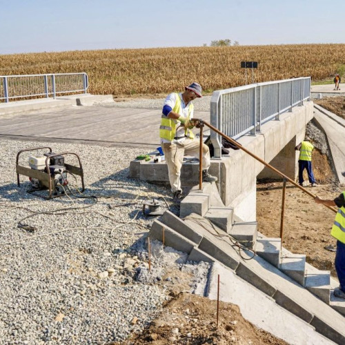 Drumuri și poduri modernizate pe bandă rulantă în Argeș