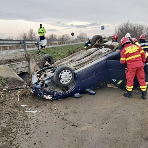 Accident pe A1, km 117 - Autoturism răsturnat