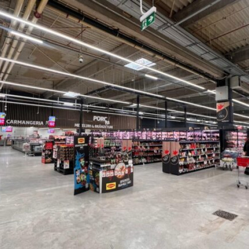 Auchan Bradu sărbătorește majoratul cu noutăți și reduceri