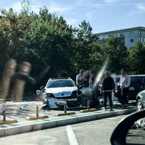 Trafic blocat pe strada Basarabiei din Pitești din cauza unui accident rutier