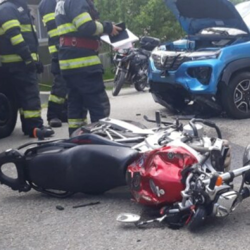 Accident rutier în Merișani: Un motociclist a fost rănit