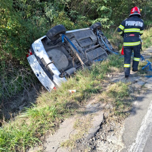 Pompierii intervin în Poiana Lacului după un accident rutier