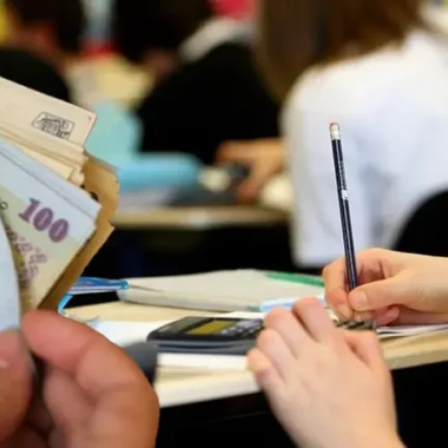 Burse lunare de până la 3.700 de lei pentru studenții cu performanțe academice remarcabile