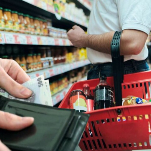 Creșterea euro afectează românii: prețuri mai mari pe piața locală