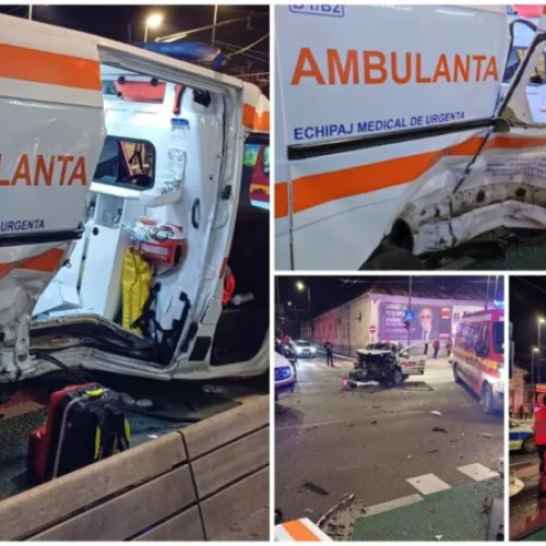 Accident grav în Cluj-Napoca: o femeie a rămas încarcerată într-o ambulanță