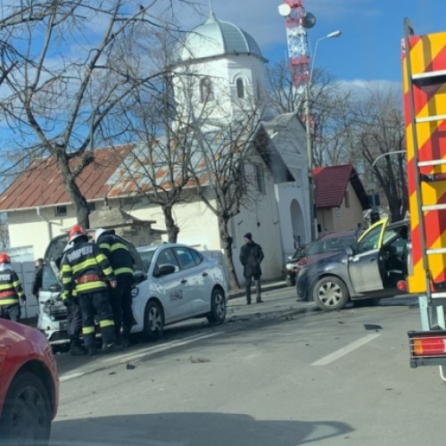 Carambol în fața Cimitirului Sf. Gheorghe: O persoană rănită