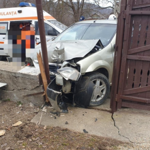 Urgență medicală: Femeie de 32 de ani, accidentată grav în Argeș