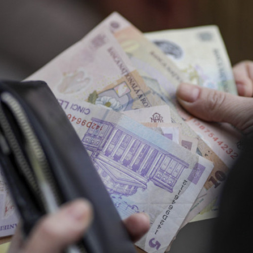 O femeie din Carei a găsit un portofel cu 5.700 de lei în parcarea unui supermarket. Ce s-a întâmplat după o lună