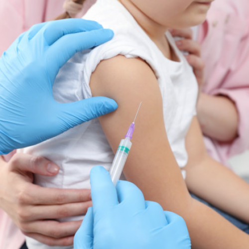 „Este o tragedie.” Vaccinarea copiilor scade la nivel mondial, milioane de vieți sunt în pericol. Avertismentul experților