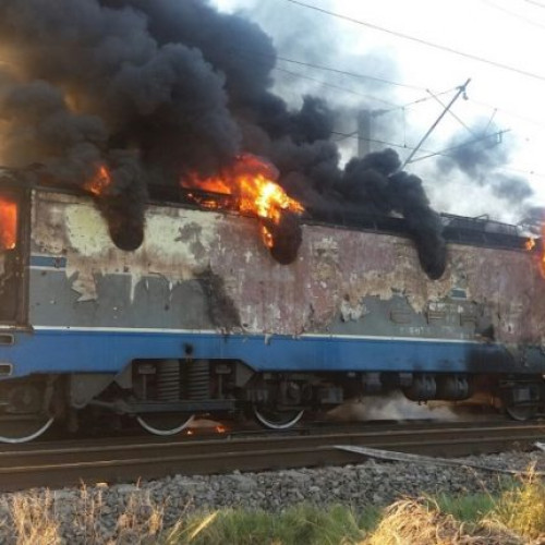 Un tren a luat foc în mers! Panică în mijlocul călătorilor!