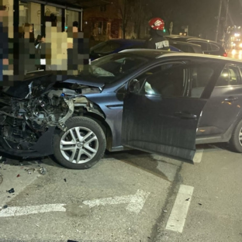 Accident rutier grav în centrul Piteștiului! O persoană rănită după coliziunea a trei mașini!