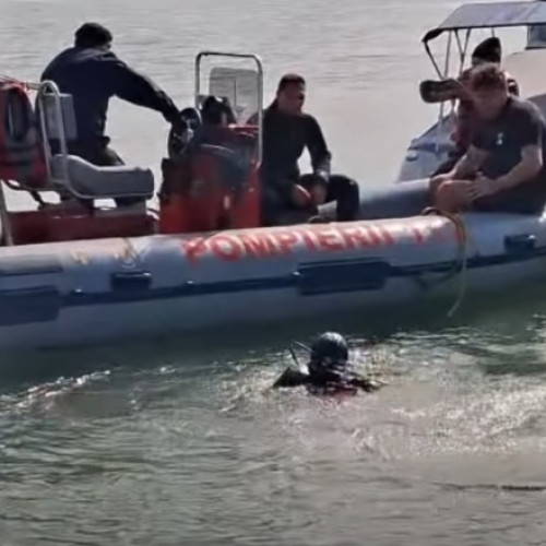 Mașină și barcă au căzut în Dunăre la Faleza din Brăila