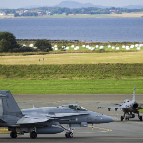 Norvegia investighează apariția dronelor deasupra bazei aeriene de la Orland