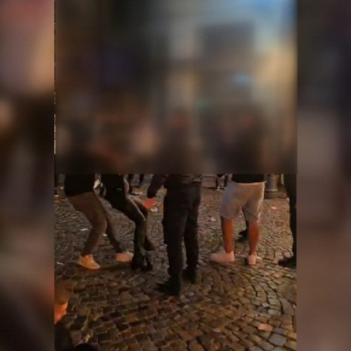 Bodyguarzii unui local din Centrul Vechi au agresat mai mulți tineri noaptea trecută