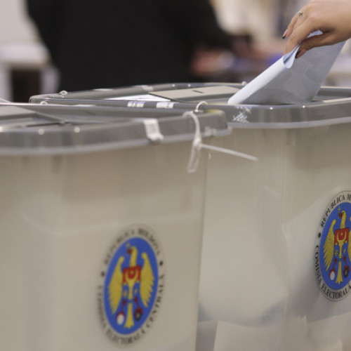 Decizia cetățenilor moldoveni la urne într-o zi marcată de incidente la alegeri