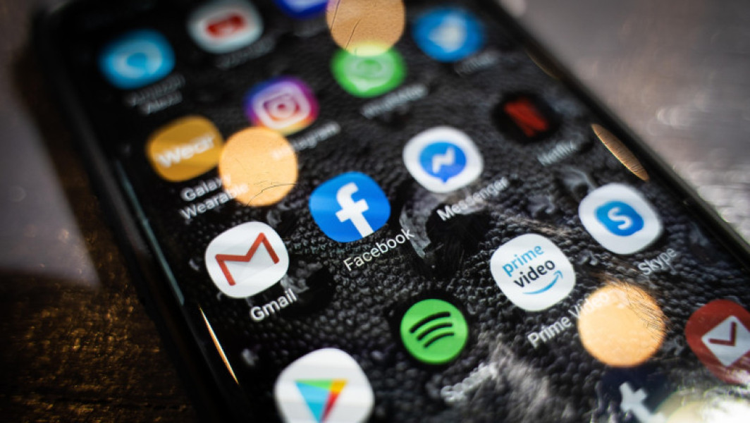 Comisia Europeană verifică Snapchat, YouTube și magazinele de aplicații pentru protecția copiilor