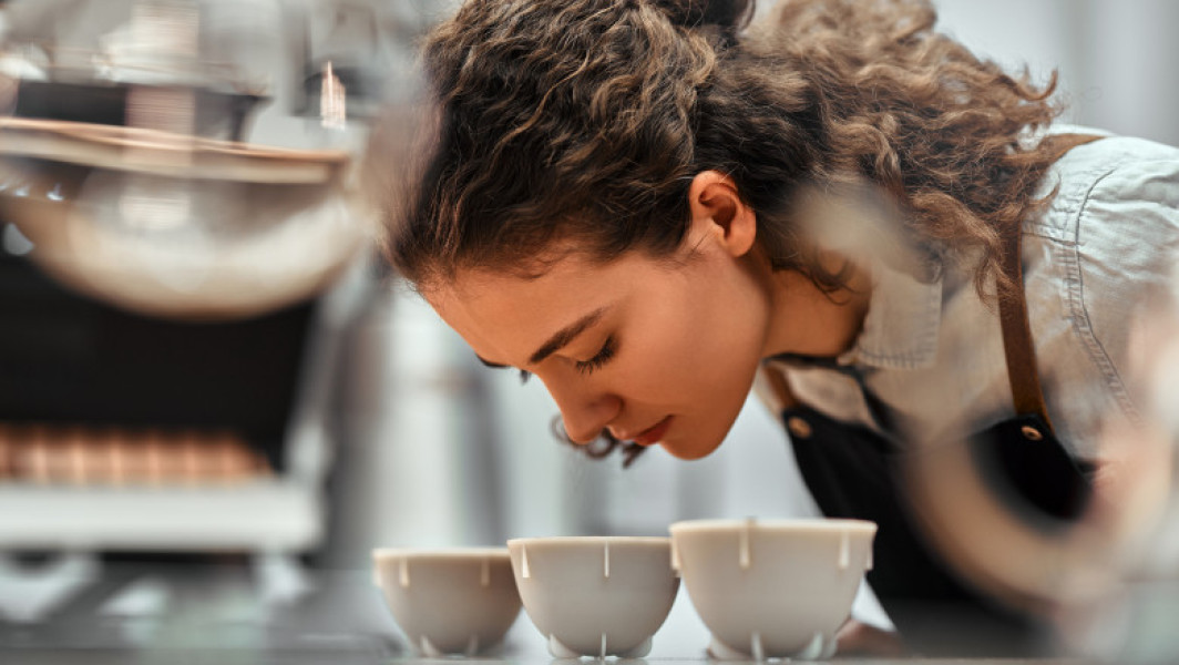 Crește interesul tinerilor pentru meseriile de recunoaștere a aromelor din vin și cafea