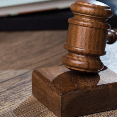 Judecătoare de la Tribunalul Bucureşti trimisă în judecată pentru întârziere la redactarea motivării
