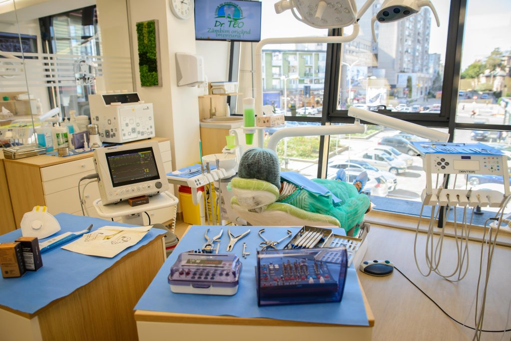 Recomandări pentru vindecarea rapidă după implantul dentar