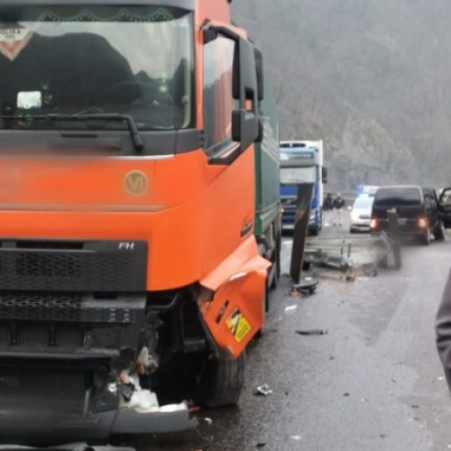 Accident pe DN7, Trafic Blocat la Valea Oltului!